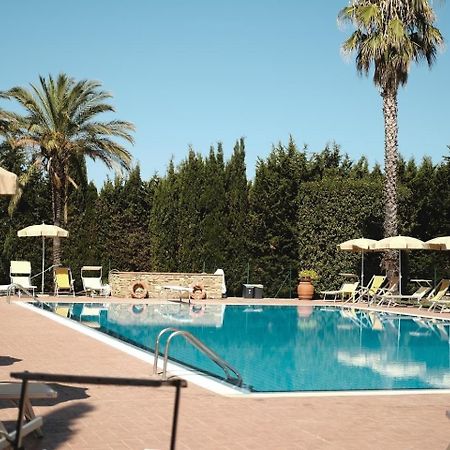 Podere Gli Olmi เชชินา ภายนอก รูปภาพ