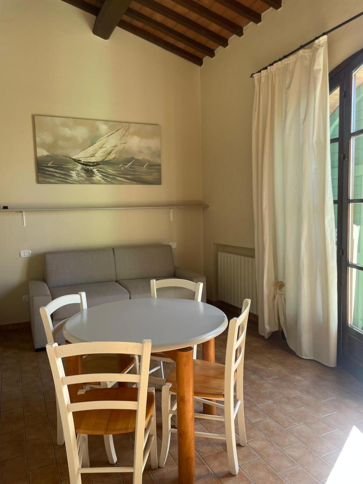 Podere Gli Olmi เชชินา ภายนอก รูปภาพ